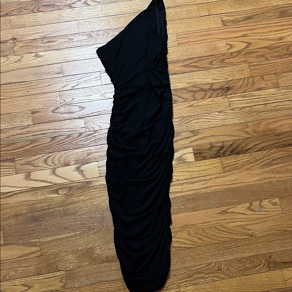 Elegant Black One-Shoulder Midi Dress